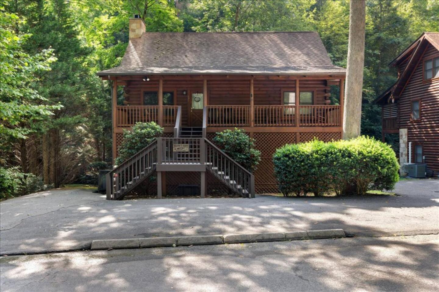5Br Smoky Cabin Hot Tub, Games, 1 Mi To Parkway Pigeon Forge Luaran gambar