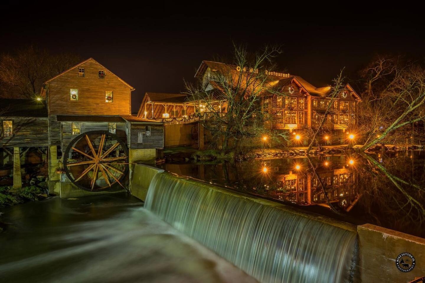 5Br Smoky Cabin Hot Tub, Games, 1 Mi To Parkway Pigeon Forge Luaran gambar