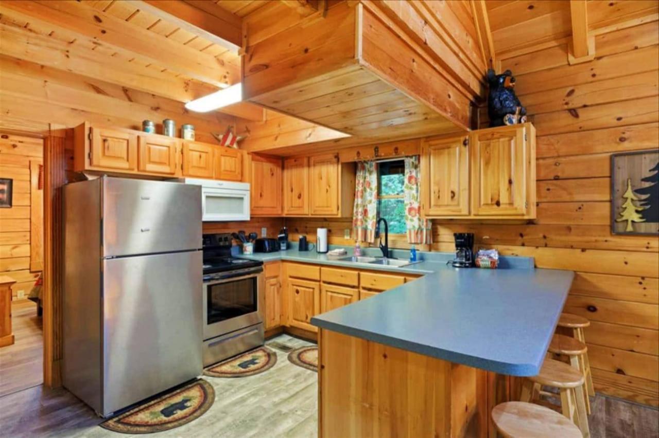 5Br Smoky Cabin Hot Tub, Games, 1 Mi To Parkway Pigeon Forge Luaran gambar