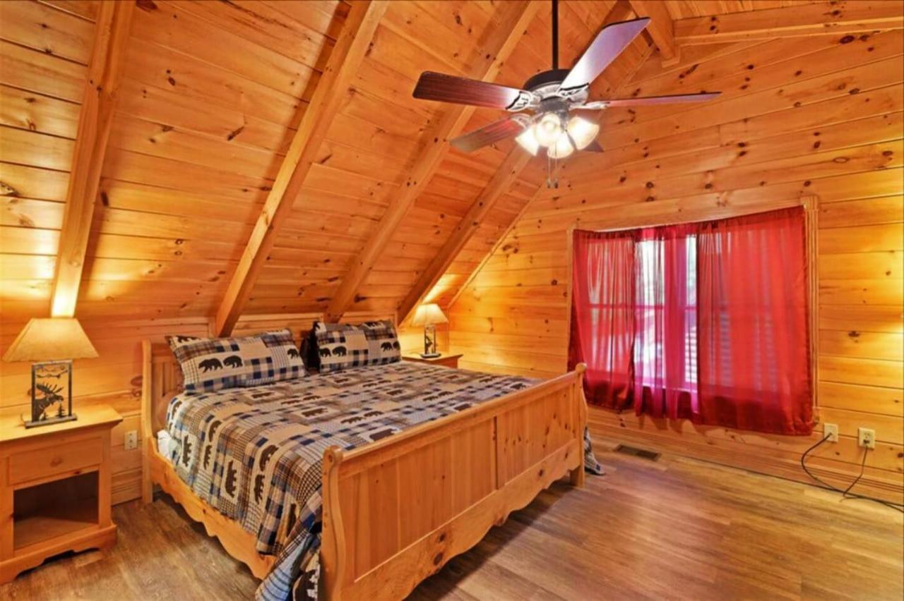 5Br Smoky Cabin Hot Tub, Games, 1 Mi To Parkway Pigeon Forge Luaran gambar